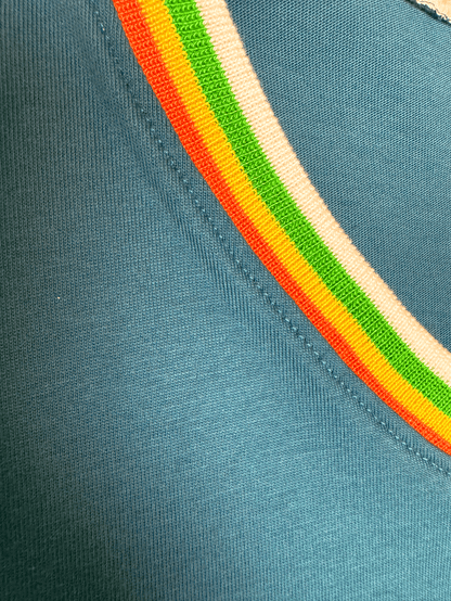 Peggy V-Neck